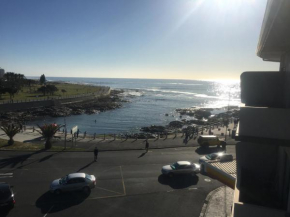Отель Beach on Mouille Point  Кейптаун